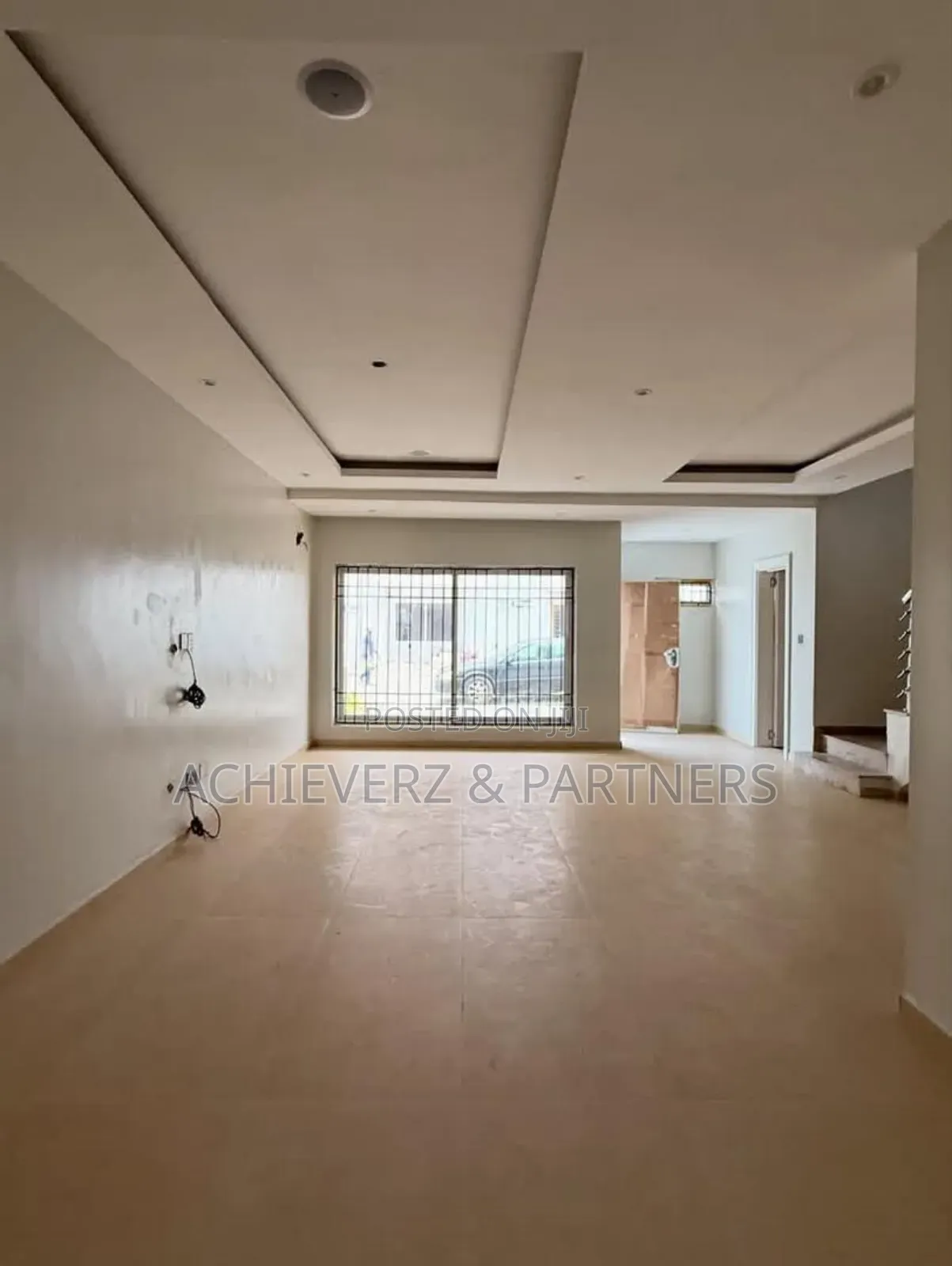 4bdrm Duplex in Utako for sale