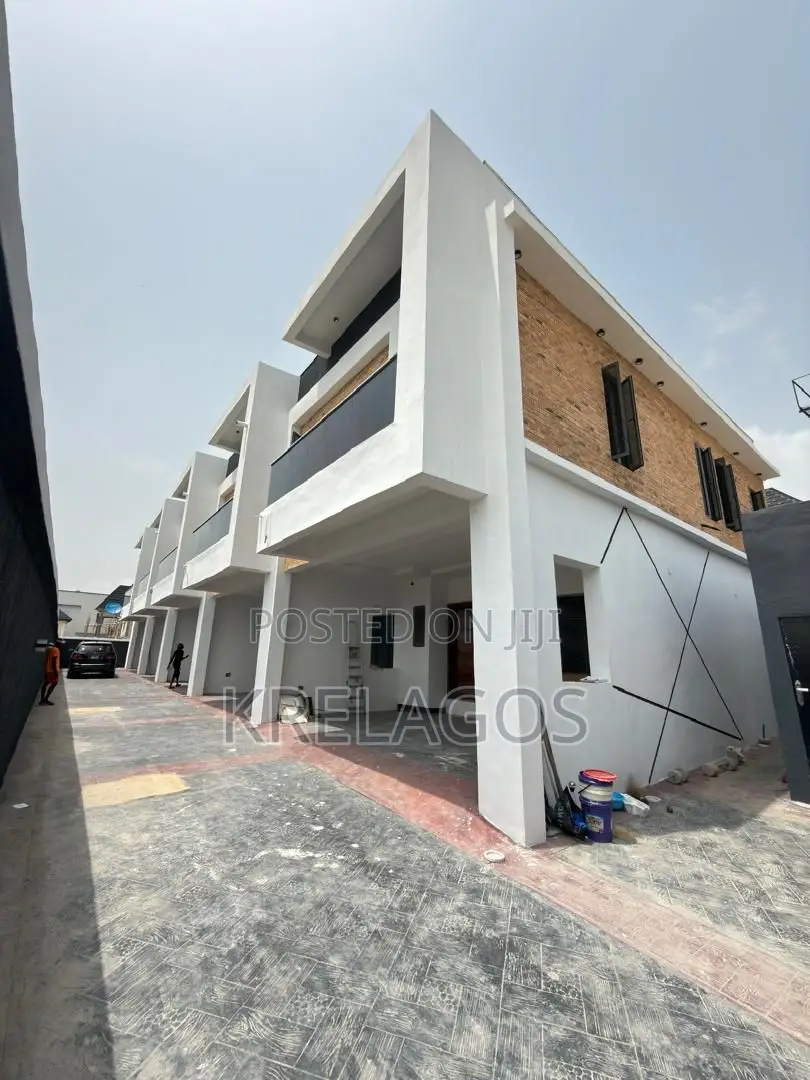 4bdrm Duplex in Ologolo for sale