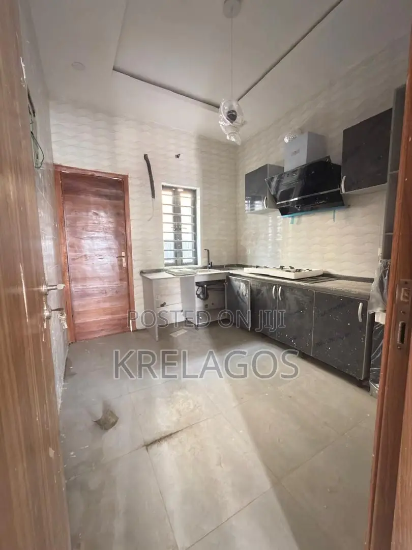 4bdrm Duplex in Ologolo for sale