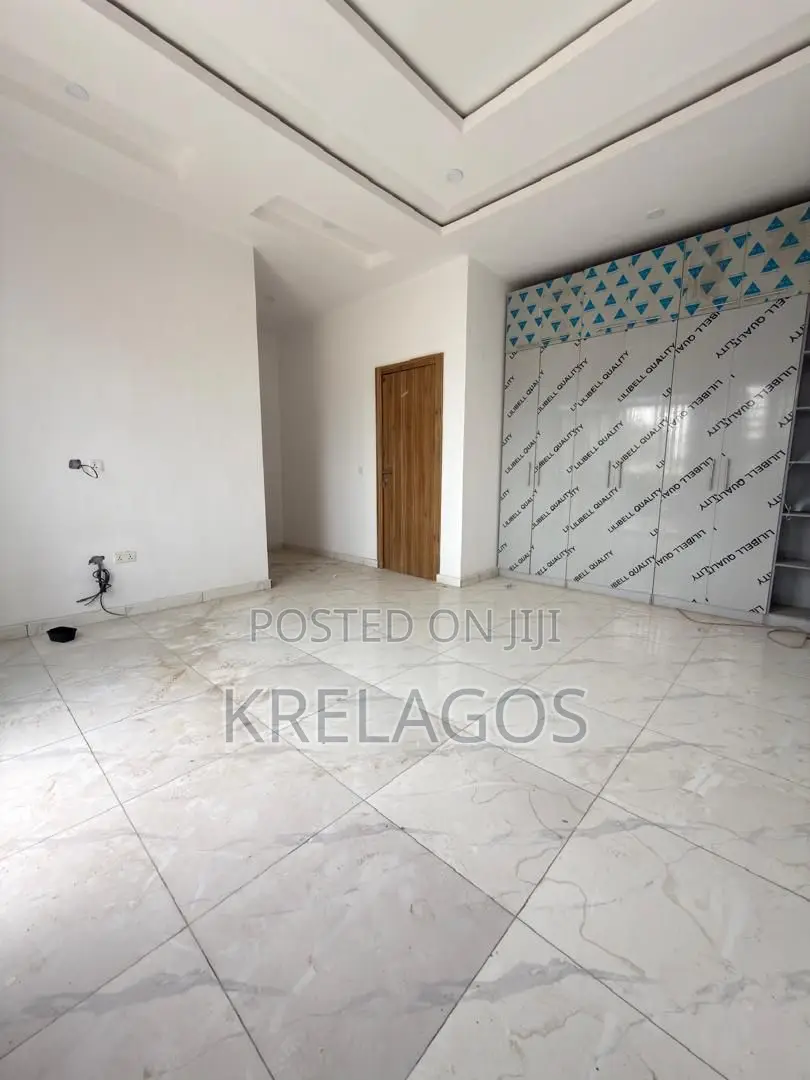 4bdrm Duplex in Ologolo for sale