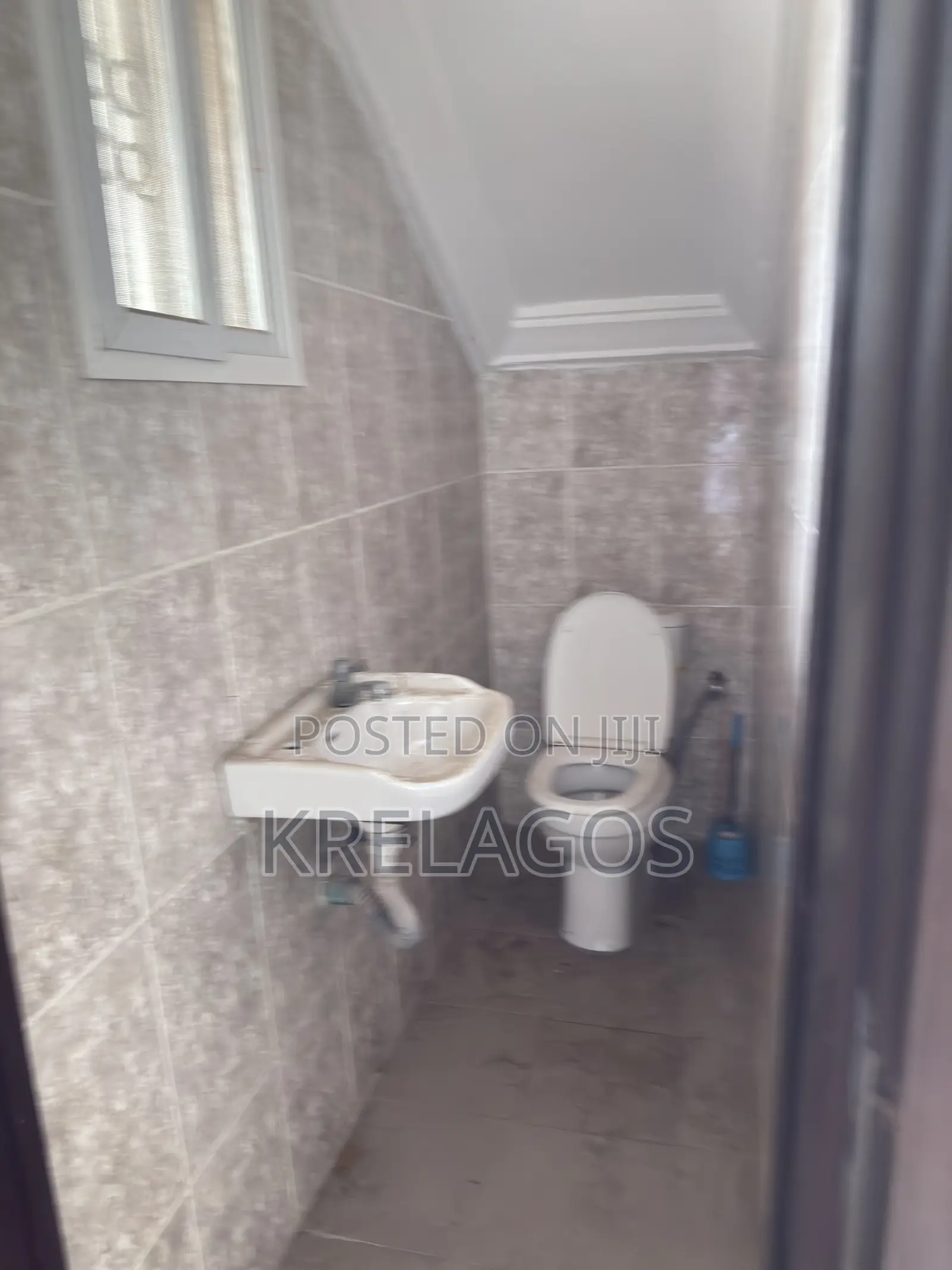 4bdrm Duplex in Ikota for sale
