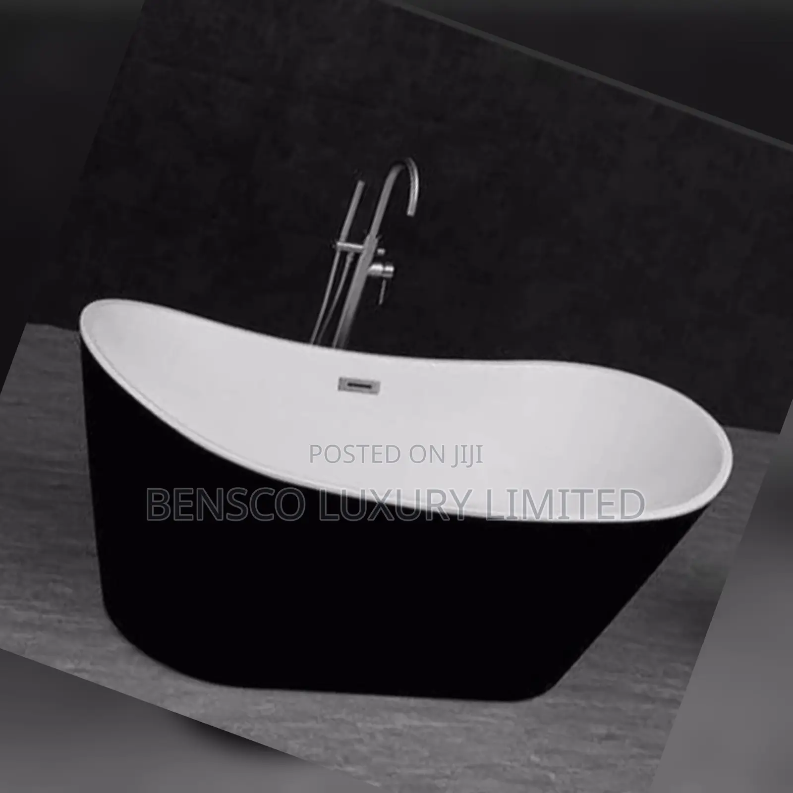 Luxury Slim Edge Freestanding Bathtub – Modern Oval Soaking Tub