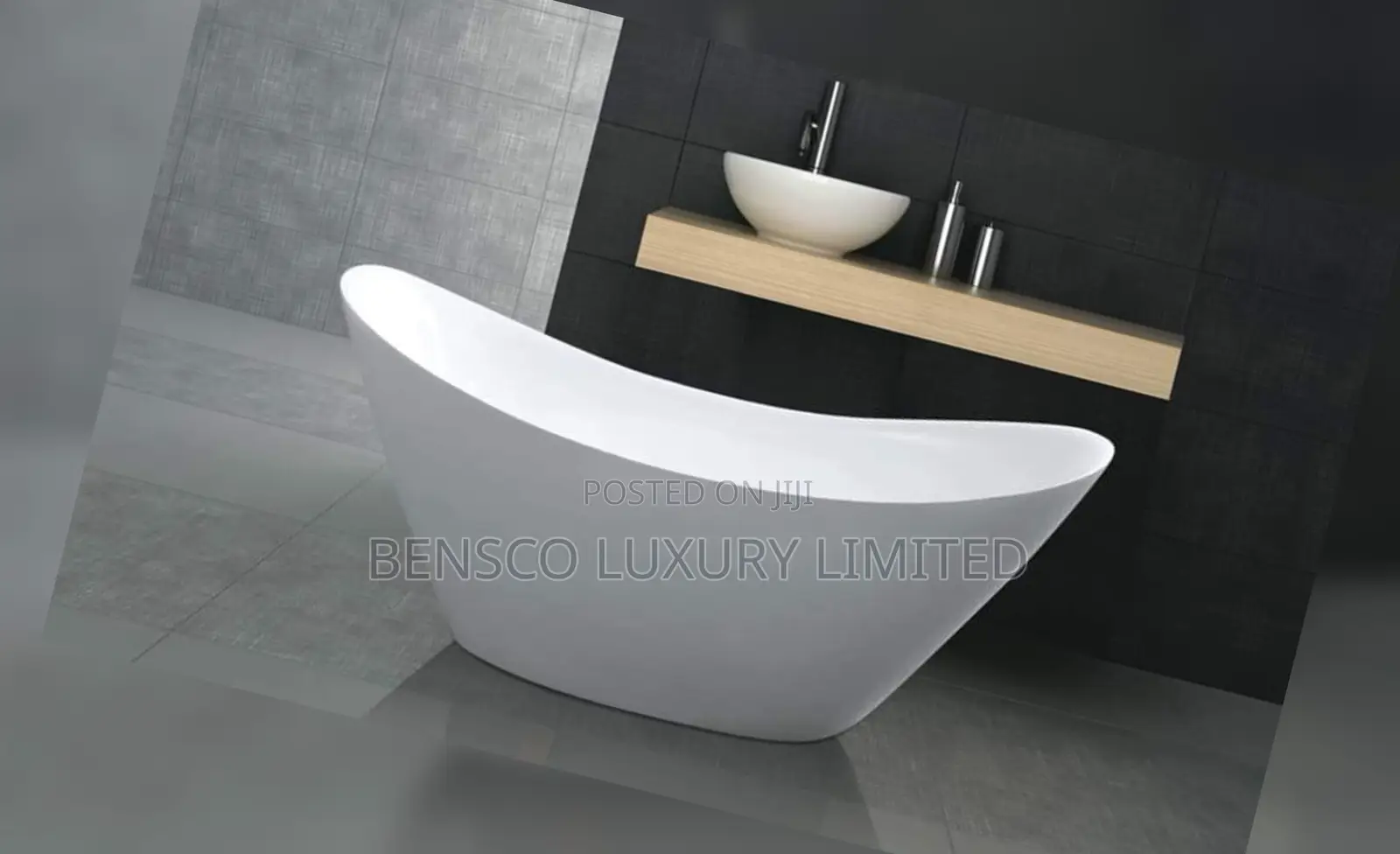 Luxury Slim Edge Freestanding Bathtub – Modern Oval Soaking Tub