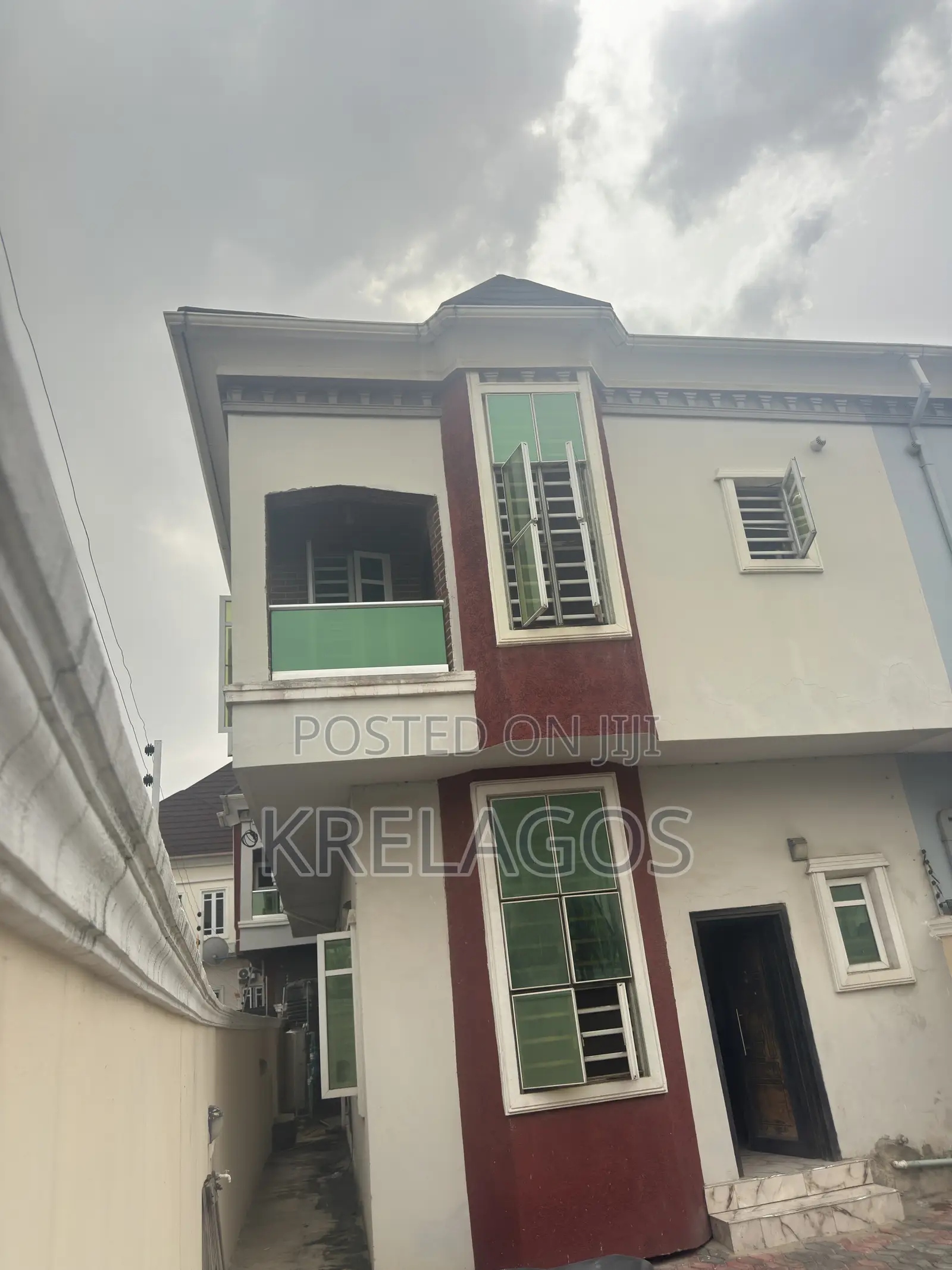 4bdrm Duplex in Ikota for sale