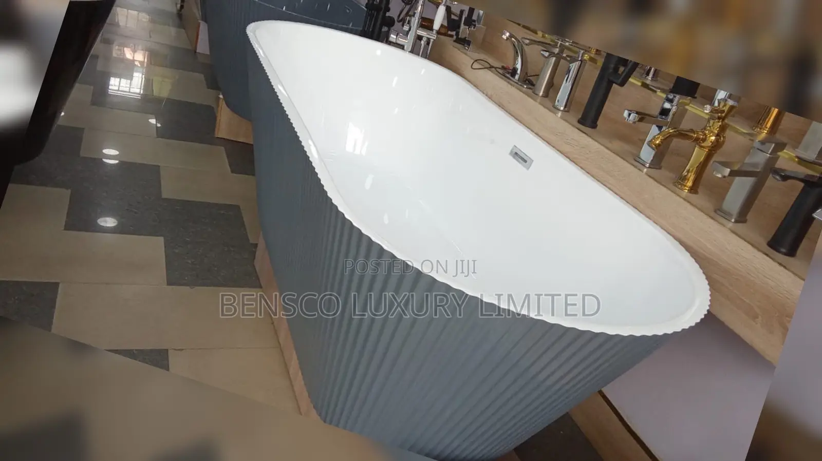 Luxury Fluted Freestanding Bathtub – Modern Textured Panel Soaking Tub
