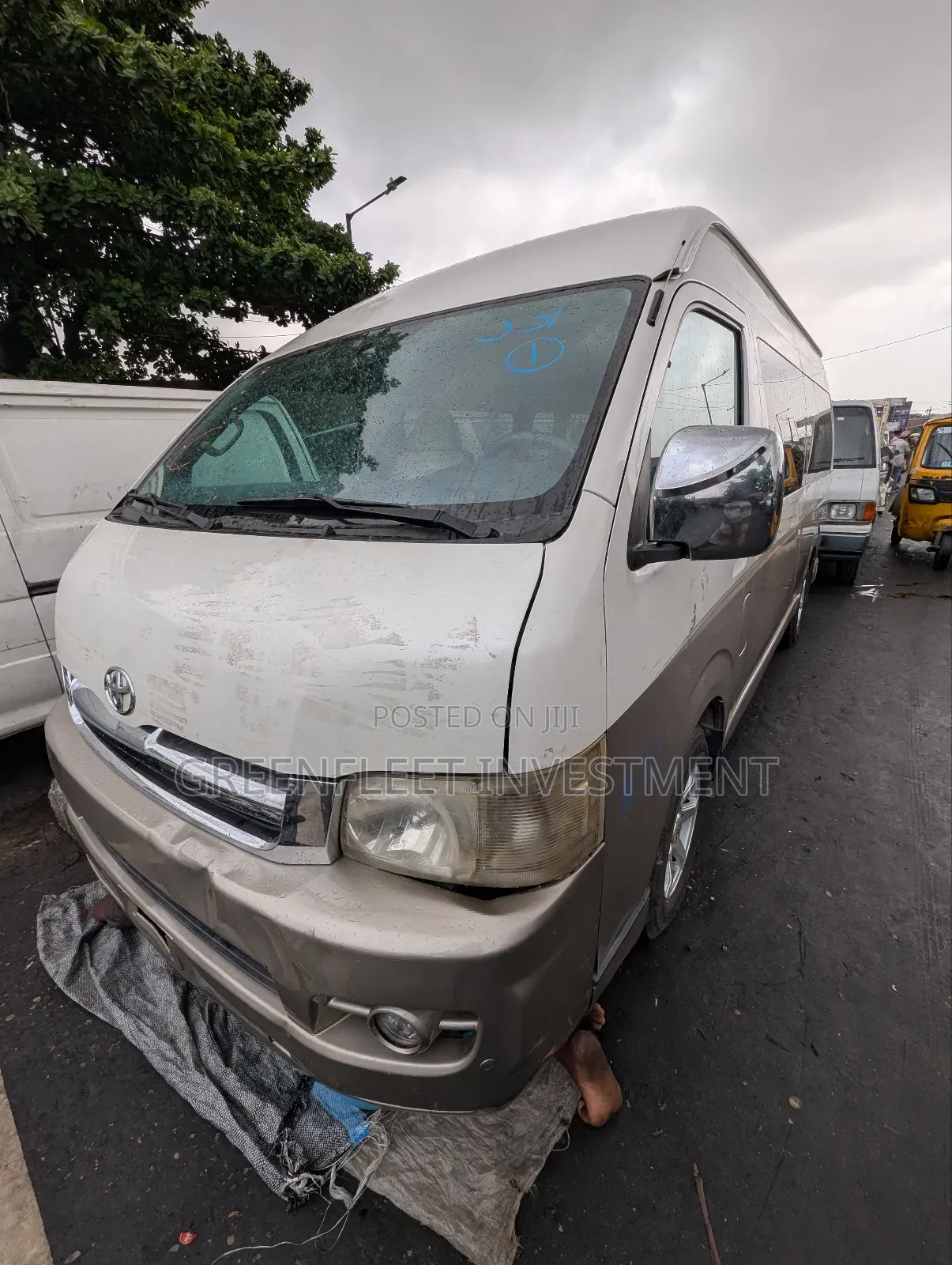 Toyota HiAce 2015 White