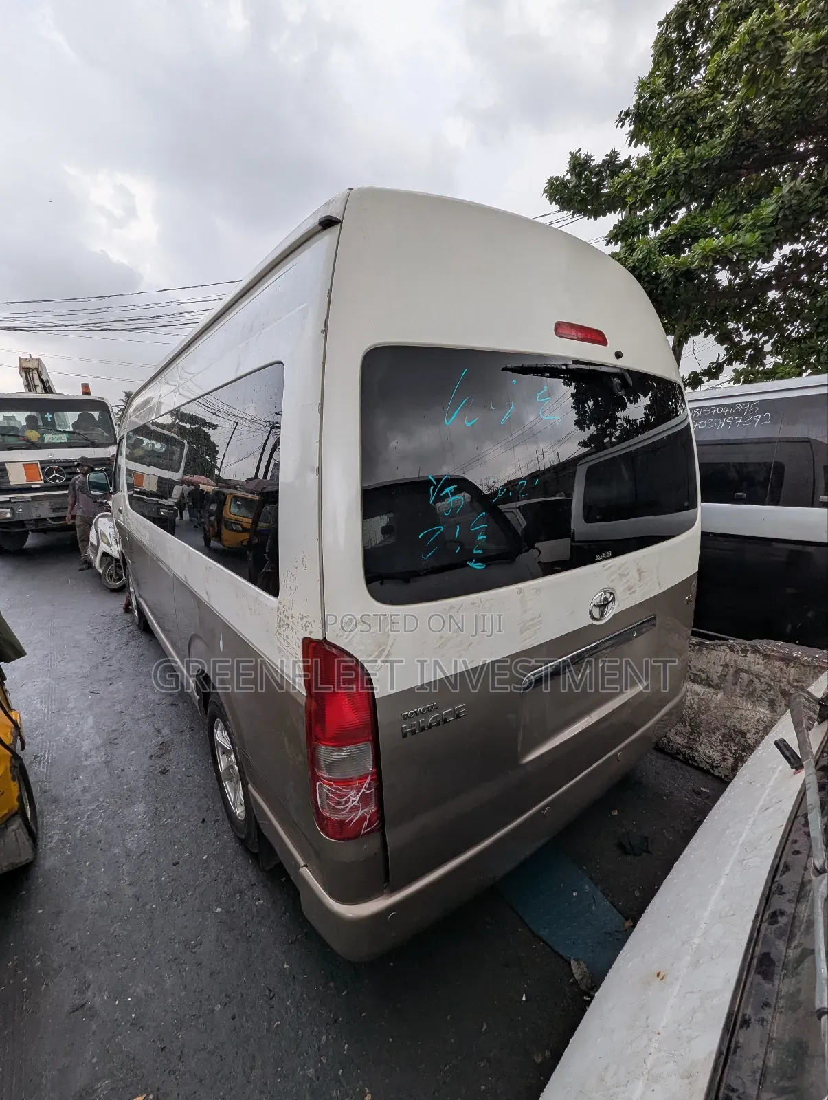 Toyota HiAce 2015 White