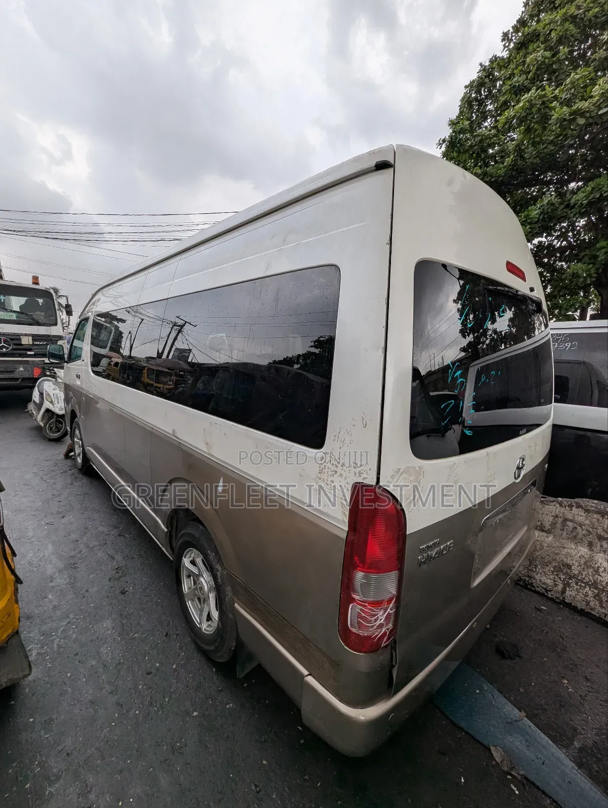 Toyota HiAce 2015 White