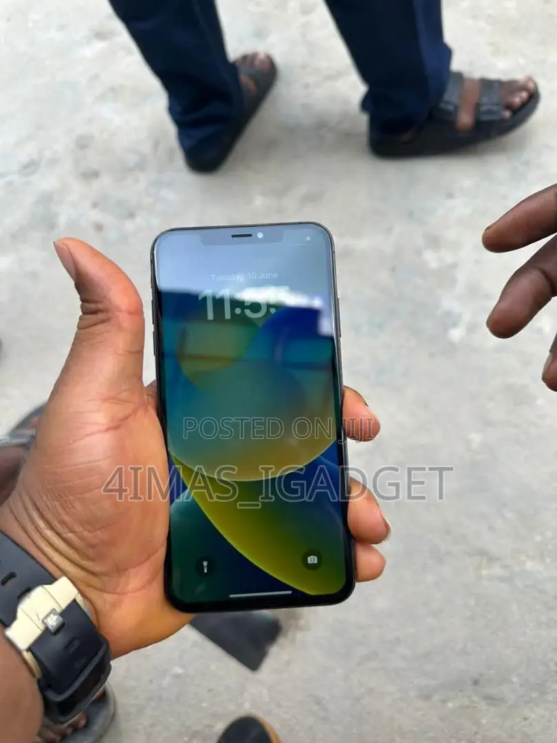 Apple iPhone X 64 GB White