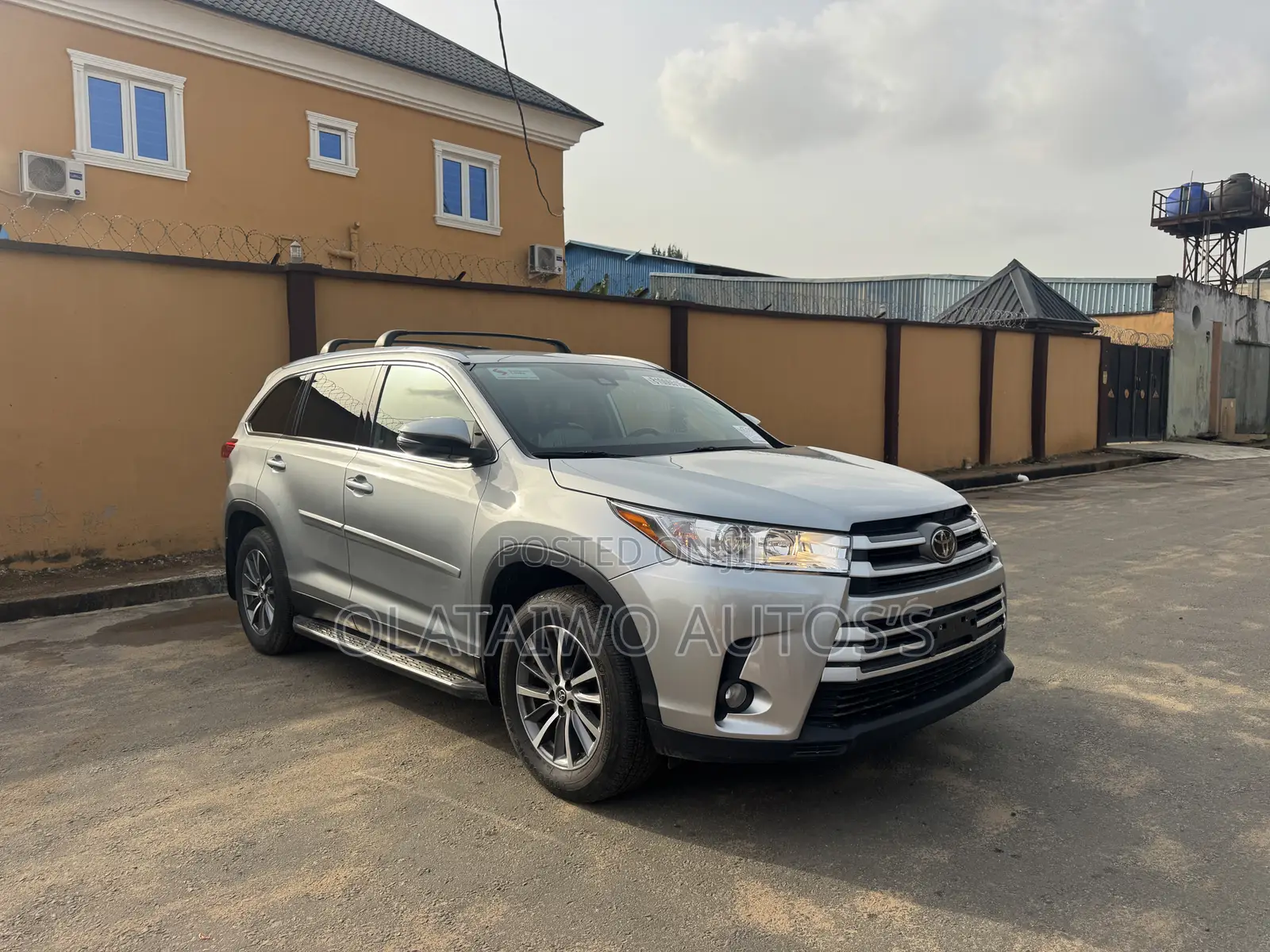 Toyota Highlander XLE 2019 Blue