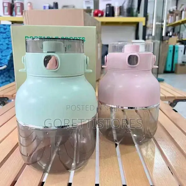 Rechargeable Juicer/Smoothie Bottle With Straw
