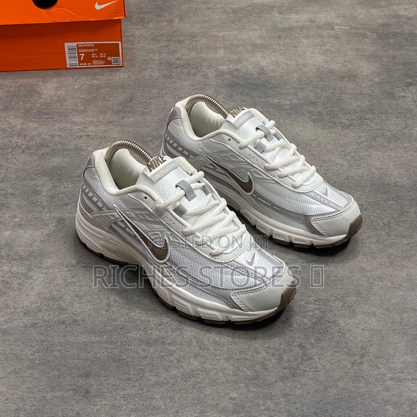 Nike Initiator Biege Brown