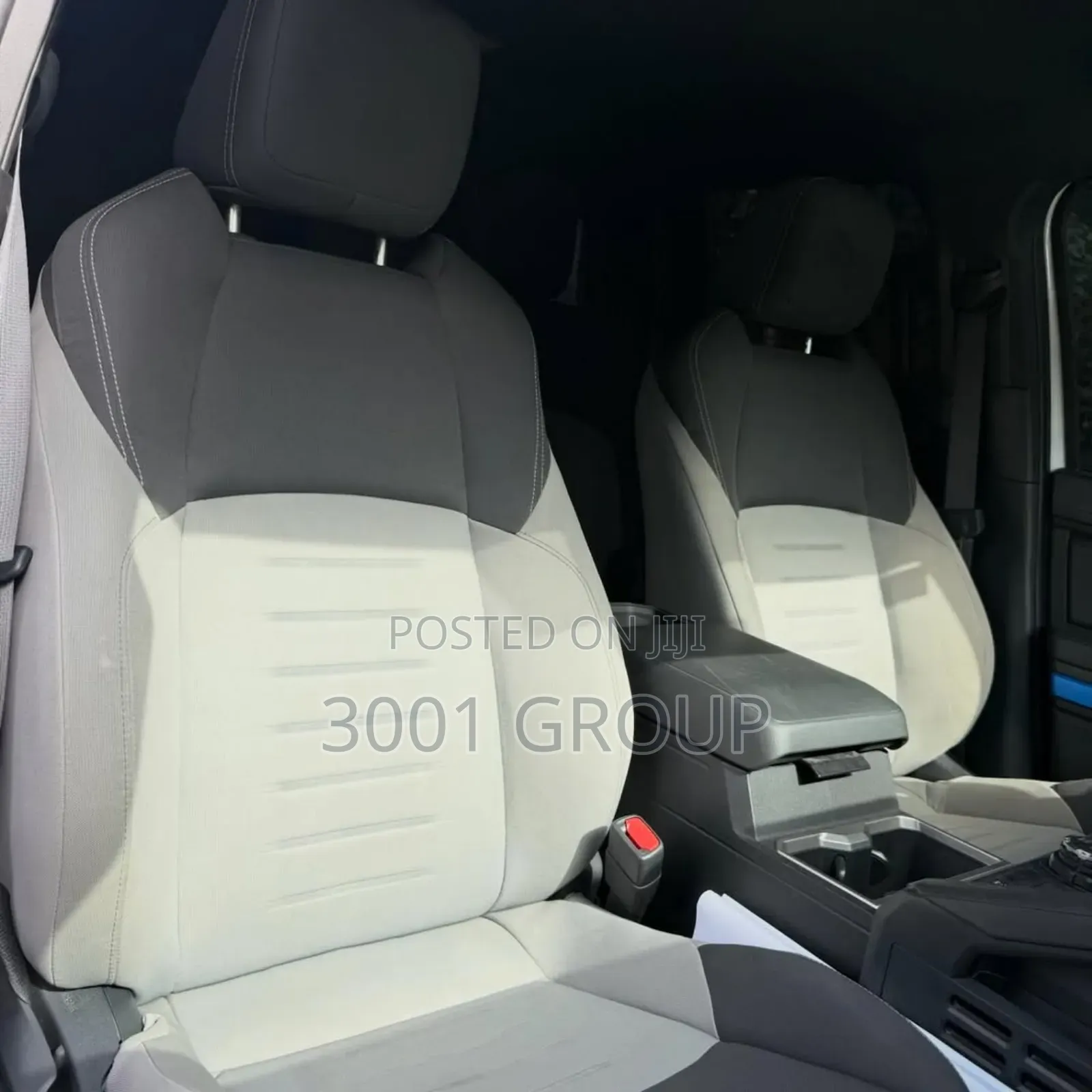Toyota Tacoma 2024 White