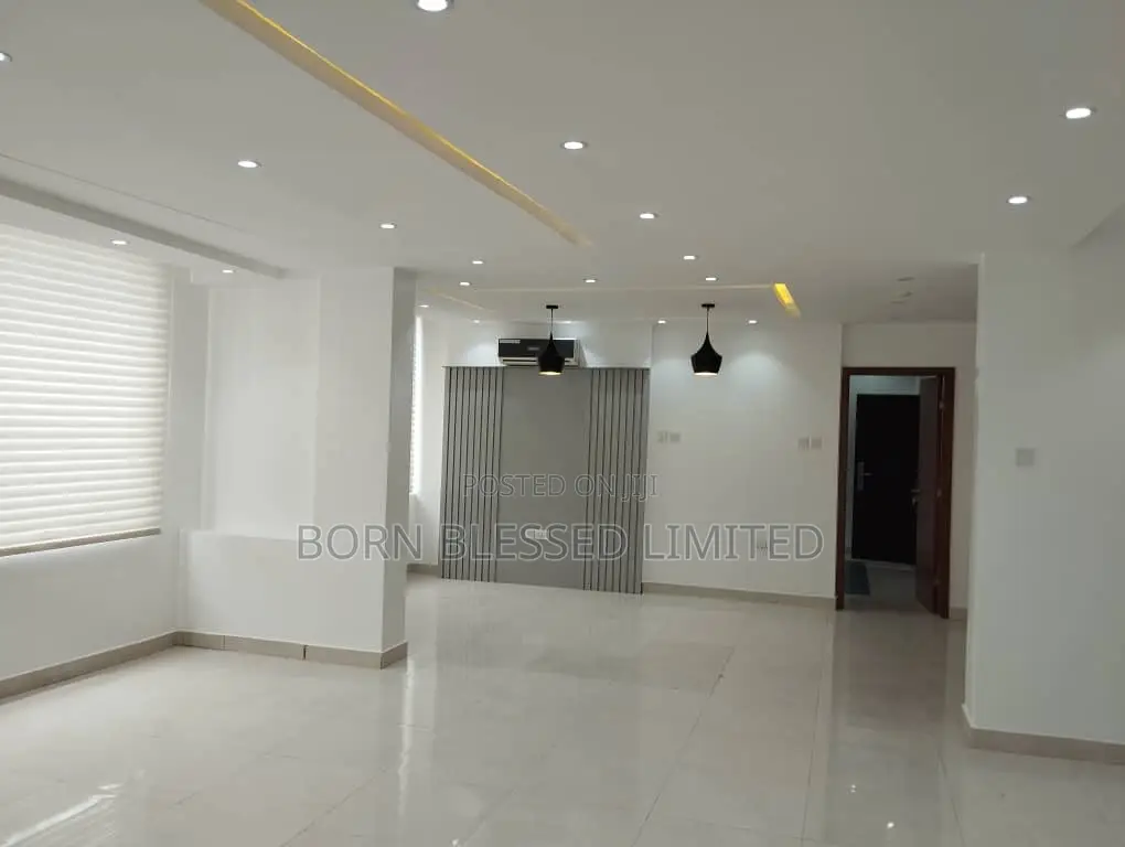 3bdrm Block of Flats in Victoria Island for sale