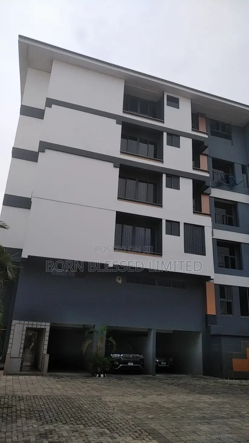 3bdrm Block of Flats in Victoria Island for sale