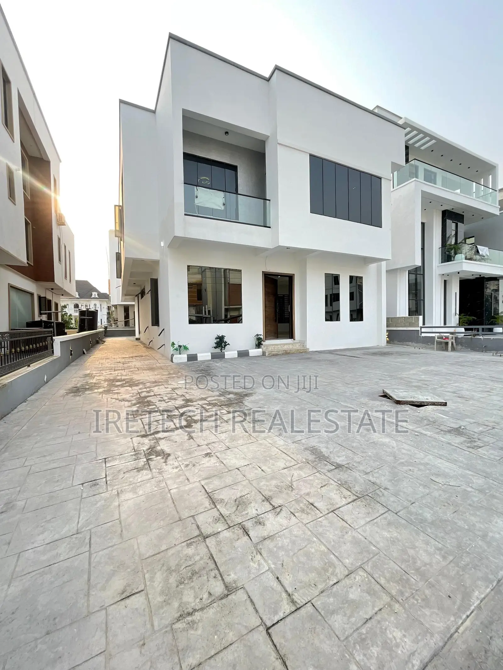 5bdrm Duplex in Megamound Estate, Ikota for sale