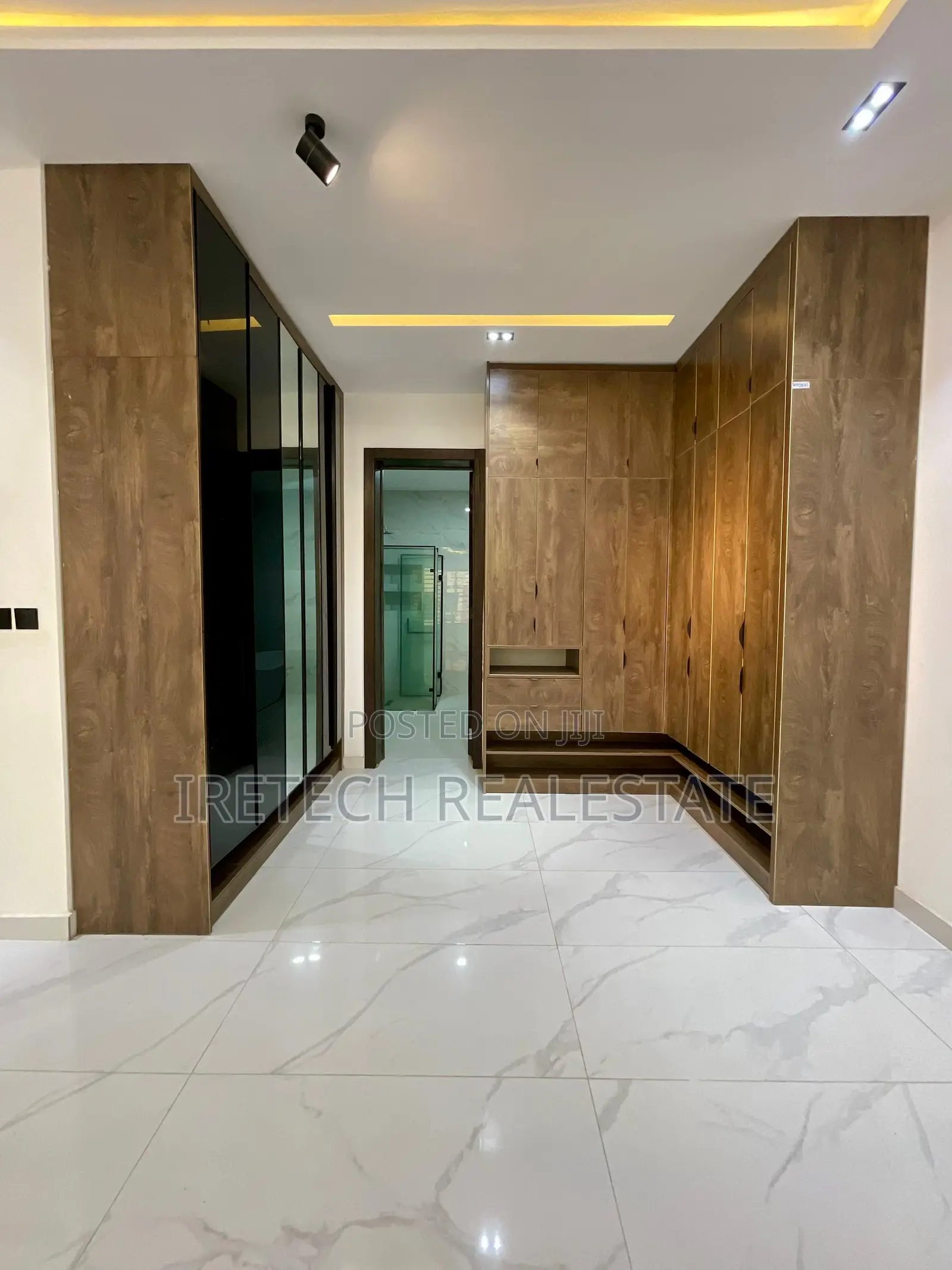 5bdrm Duplex in Megamound Estate, Ikota for sale
