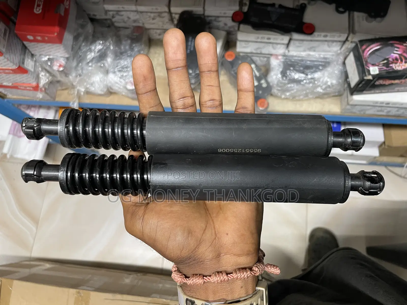 Porsche Cayenne Boot Shock 2008