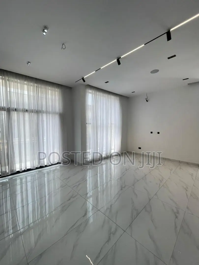 5bdrm Duplex in Chevron, Lekki Phase 2 for sale