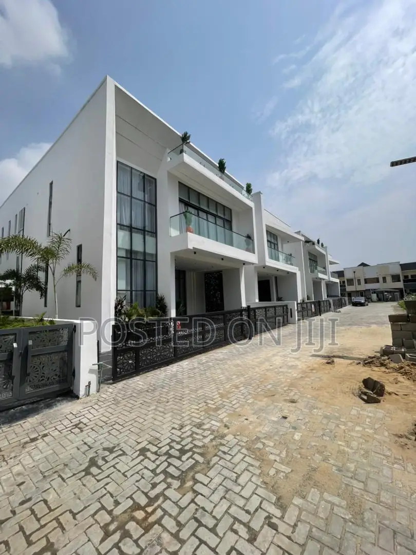 5bdrm Duplex in Chevron, Lekki Phase 2 for sale