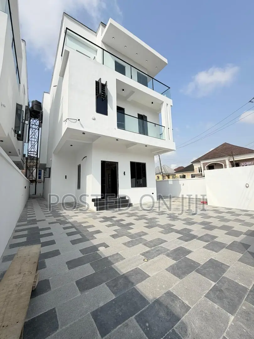 5bdrm Duplex in Lekki County Homes for sale
