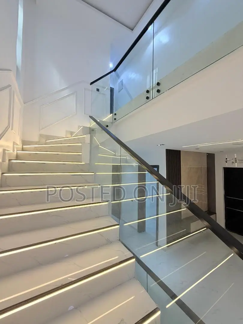 5bdrm Duplex in Lekki County Homes for sale