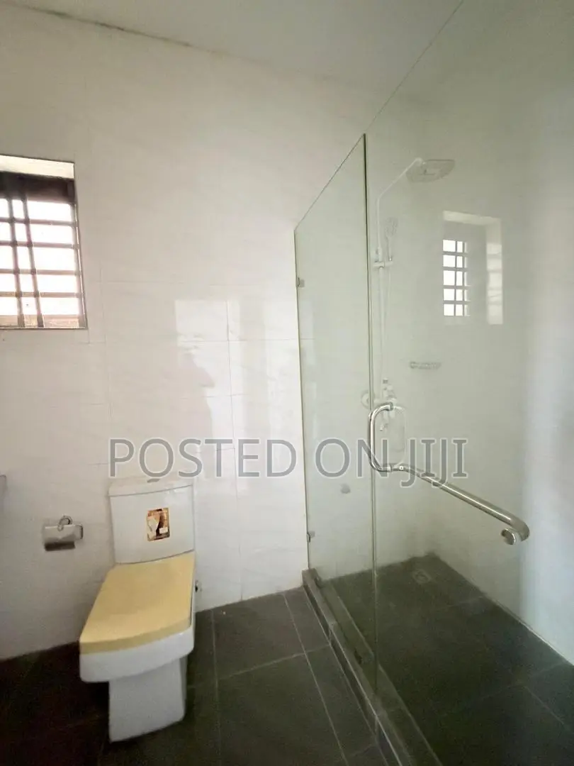 4bdrm Duplex in Lekki County Home for sale