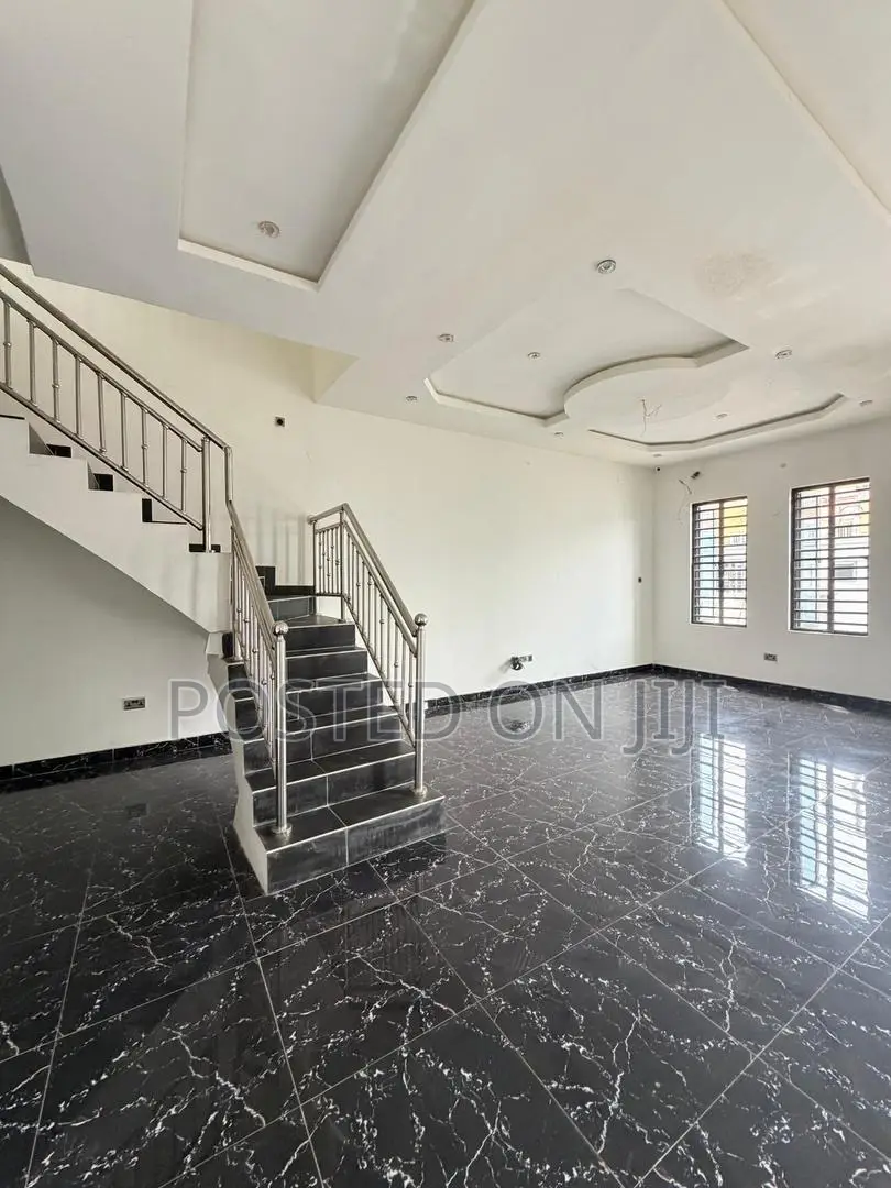 4bdrm Duplex in Lekki County Home for sale