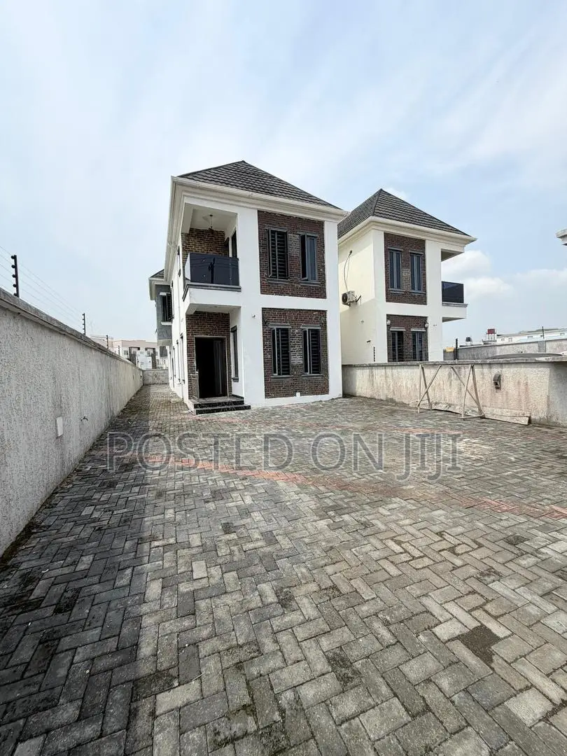 4bdrm Duplex in Lekki County Home for sale