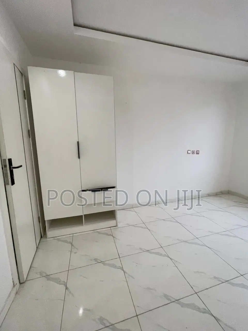 2bdrm Apartment in Lekki Ikate Lagos for sale