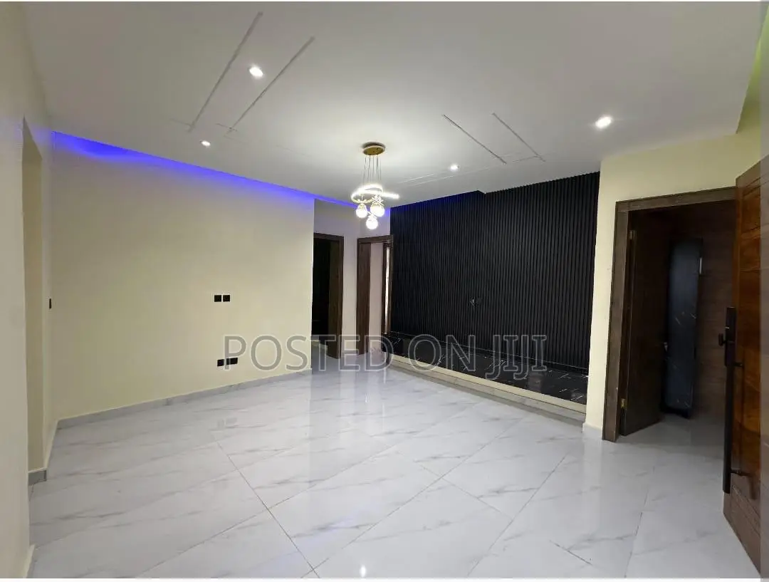 2bdrm Apartment in Lekki Phase 1 Main for sale