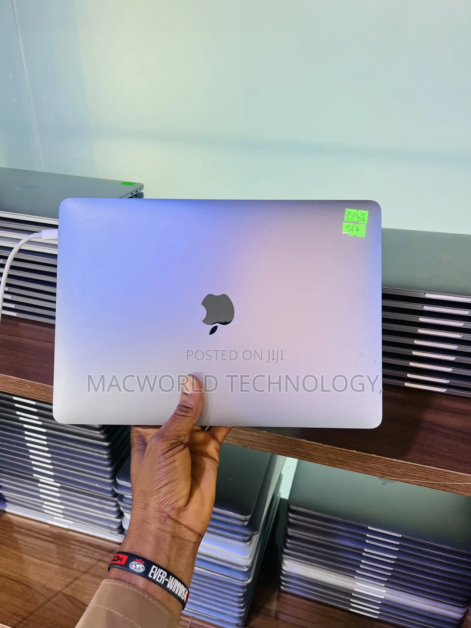 Laptop Apple MacBook Pro 2020 16GB Intel Core i7 SSD 512GB