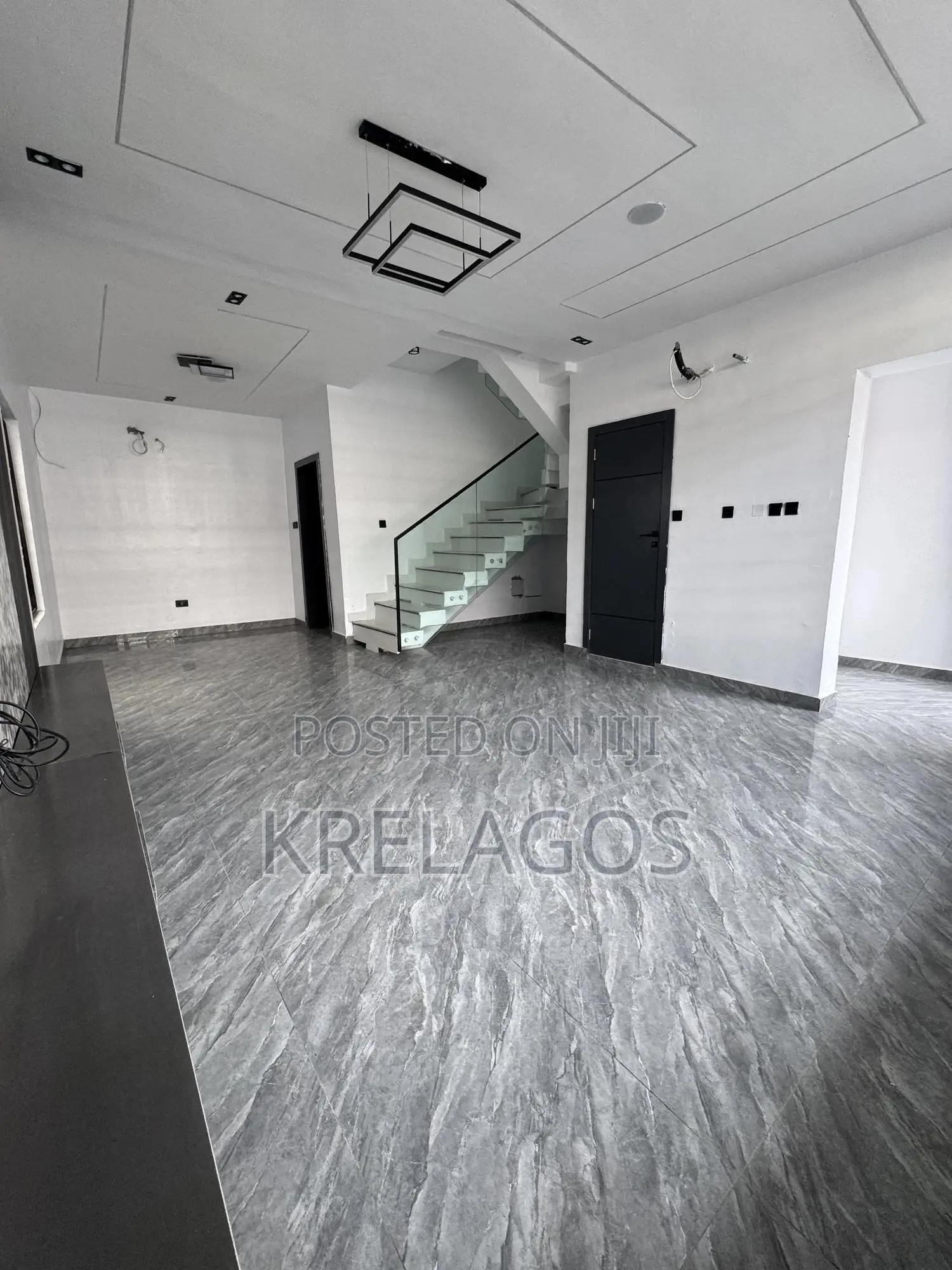 4bdrm Duplex in Orchid, Chevron for sale
