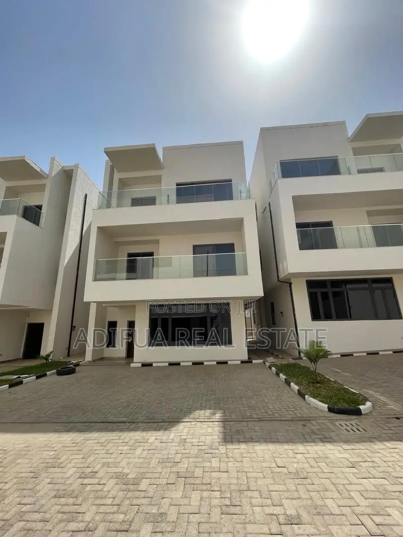 Smart 5-Bedroom Semi-Detached Duplex + B.Q
