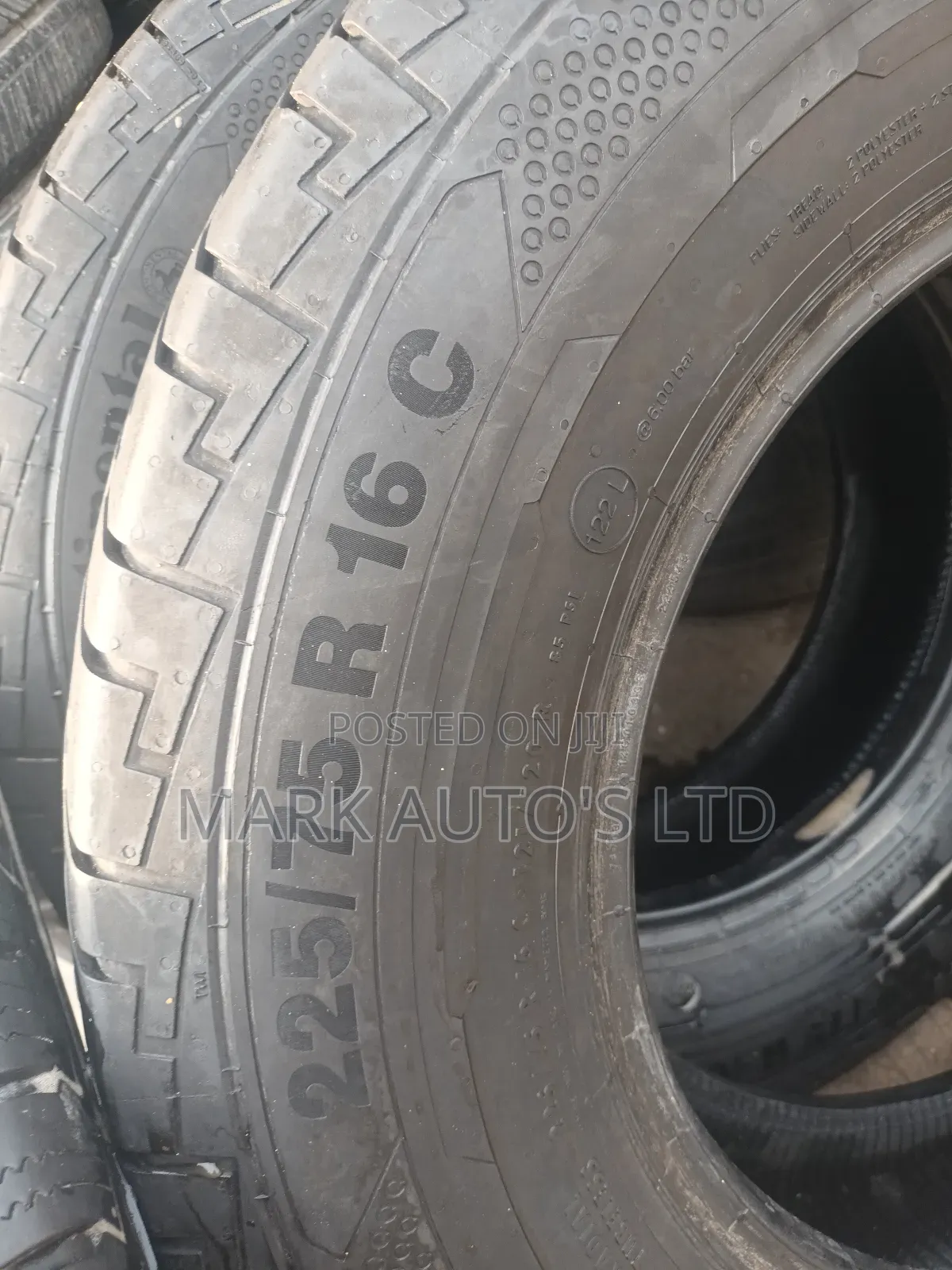 225/75r16c Tire