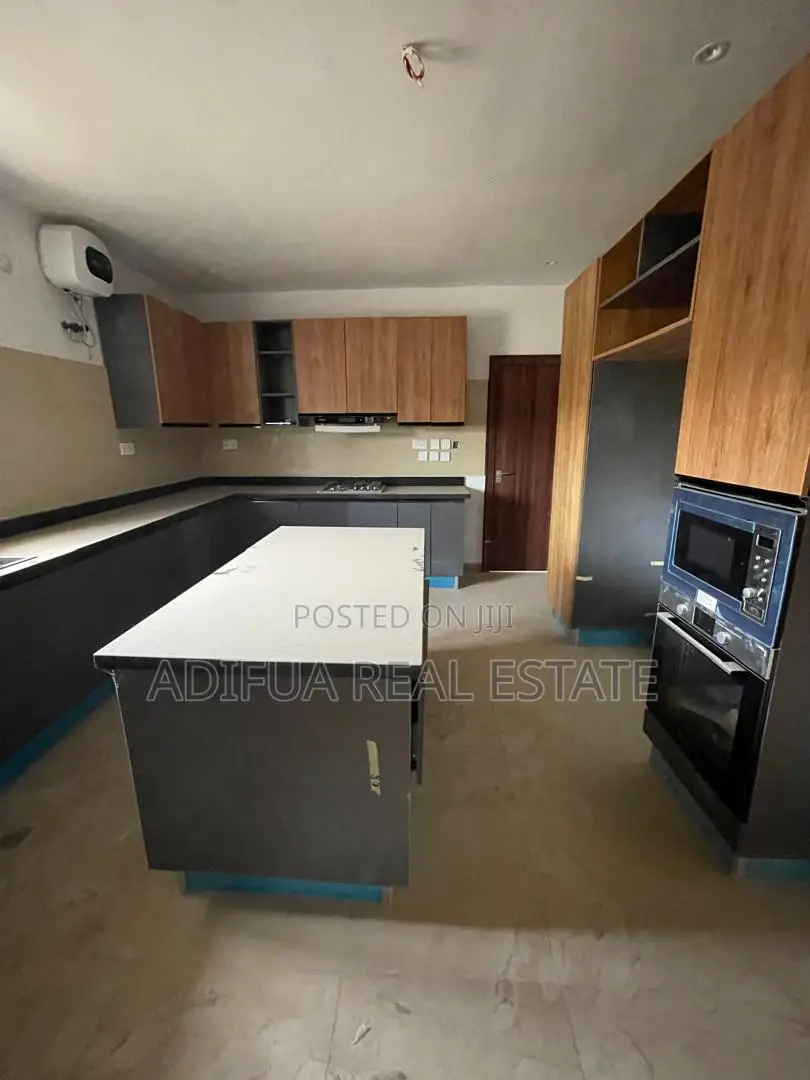 Smart 5-Bedroom Semi-Detached Duplex + B.Q