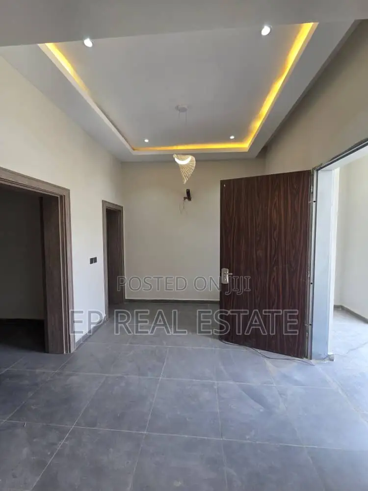 5bdrm Duplex in Dawaki for sale