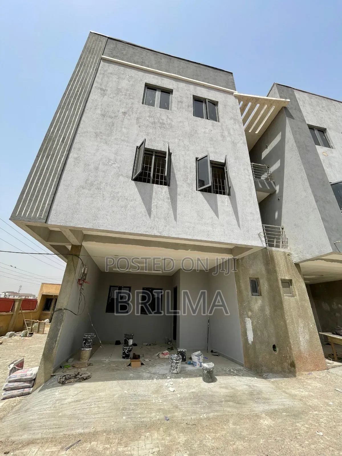 4bdrm Duplex in Life Camp for sale