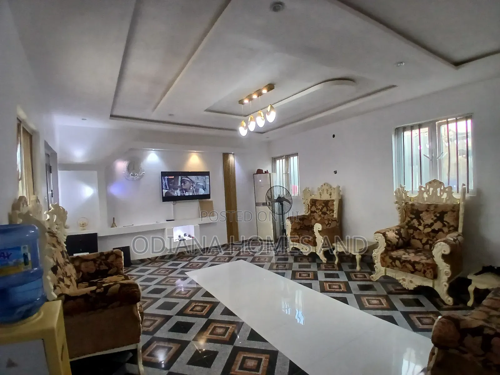 6bdrm Bungalow in Off Idi-Ishin /, Ibadan for sale