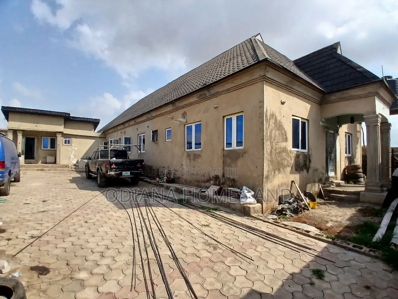 6bdrm Bungalow in Off Idi-Ishin /, Ibadan for sale