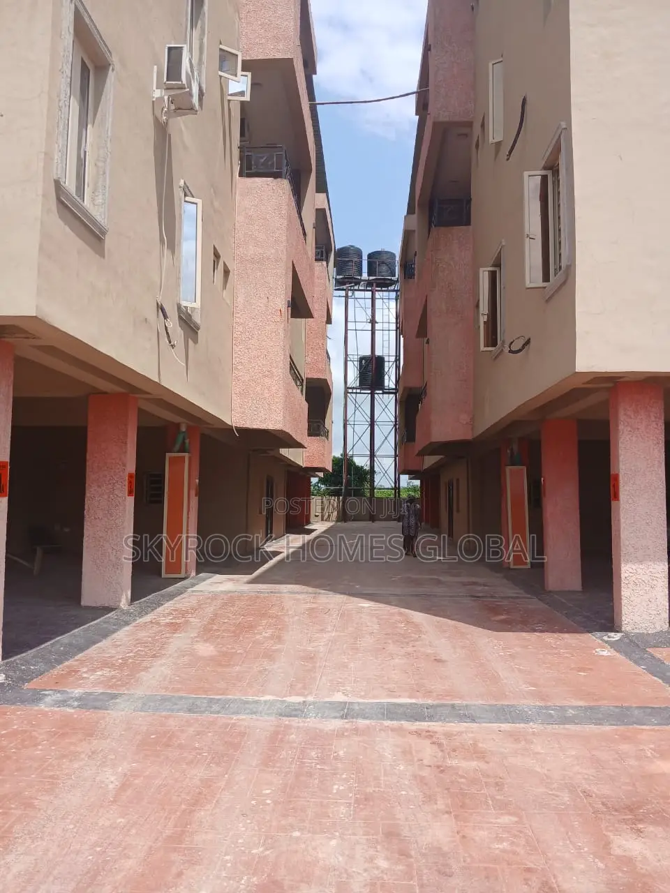3bdrm Block of Flats in Sangotedo for rent