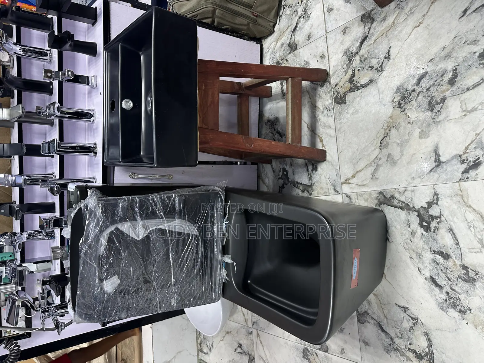 Black Wc With Countertop Basin