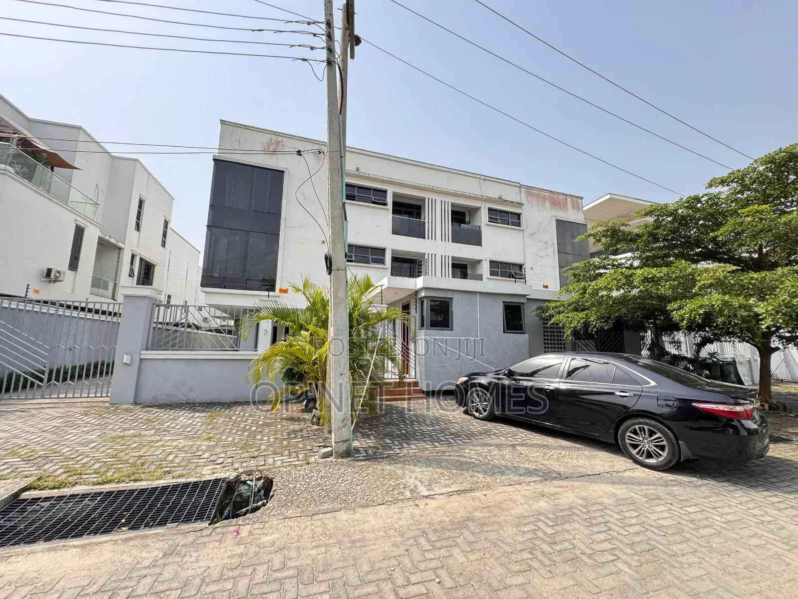 Furnished 3bdrm Apartment in Lekki Expressway for sale