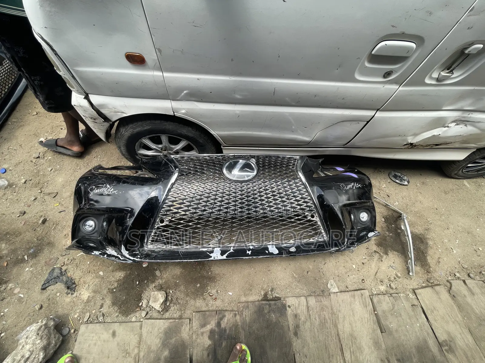 Complete Front Bumper Is 250 2015 Fsport