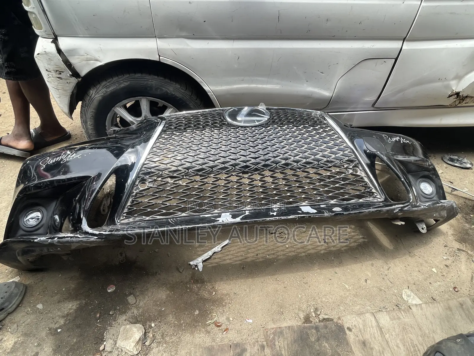 Complete Front Bumper Is 250 2015 Fsport