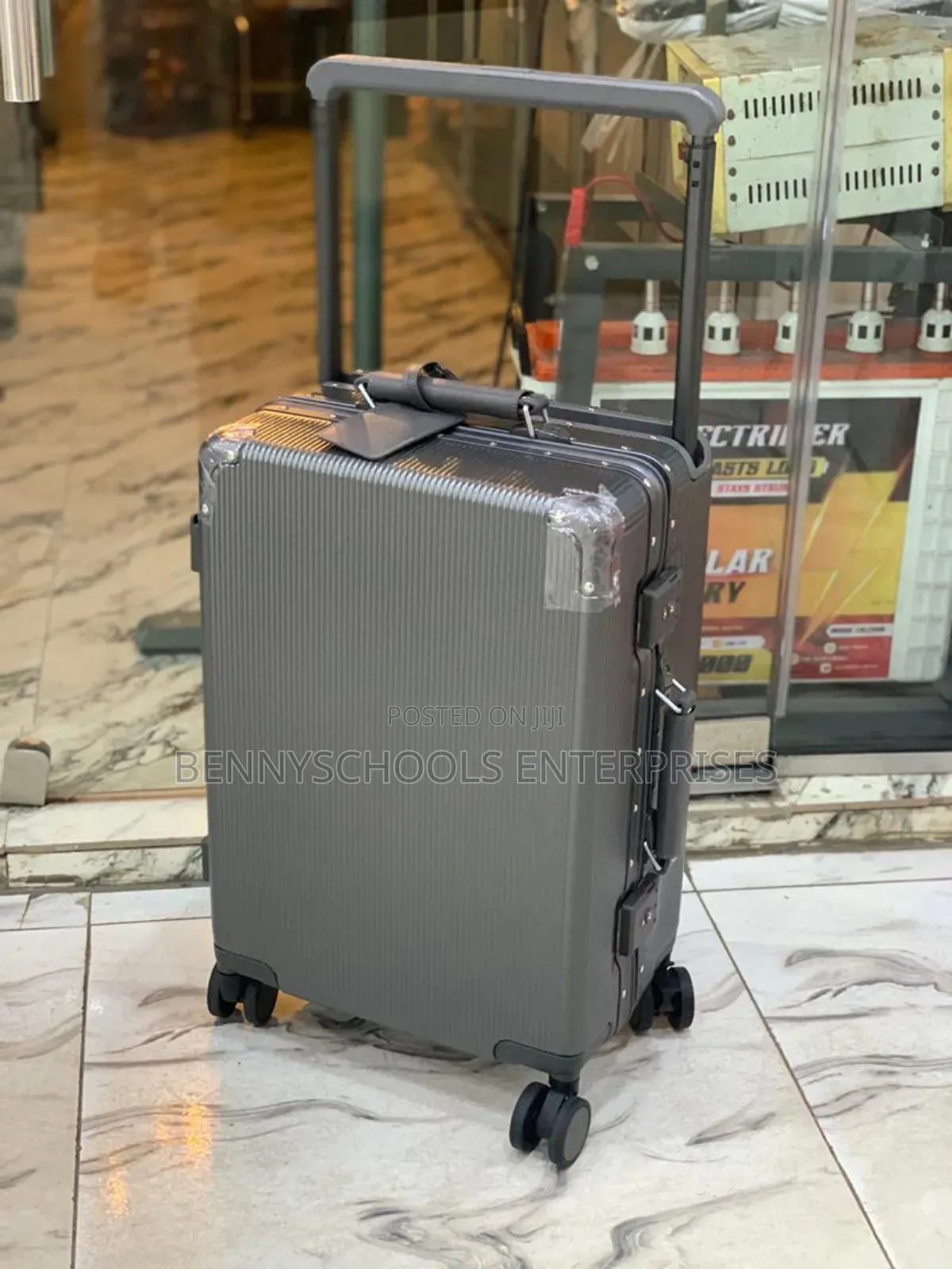 Dark Grey Wide Pole Small Hand Luggage Luxury Box