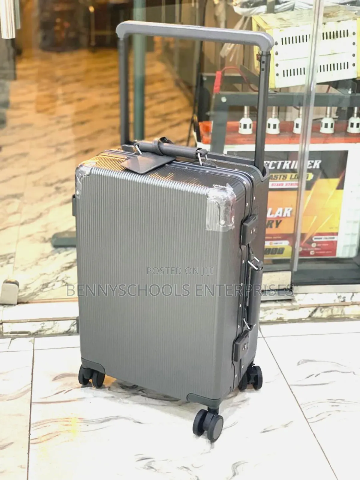 Dark Grey Wide Pole Small Hand Luggage Luxury Box