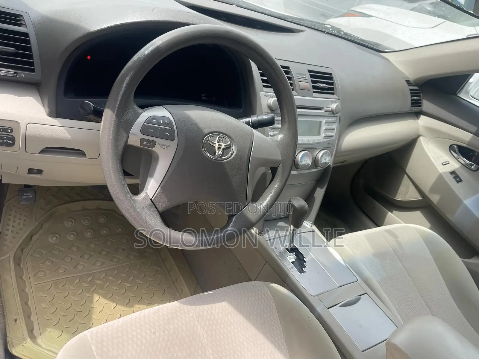 Toyota Camry Base 4dr Sedan (2.5L 4cyl 6M) 2010 White