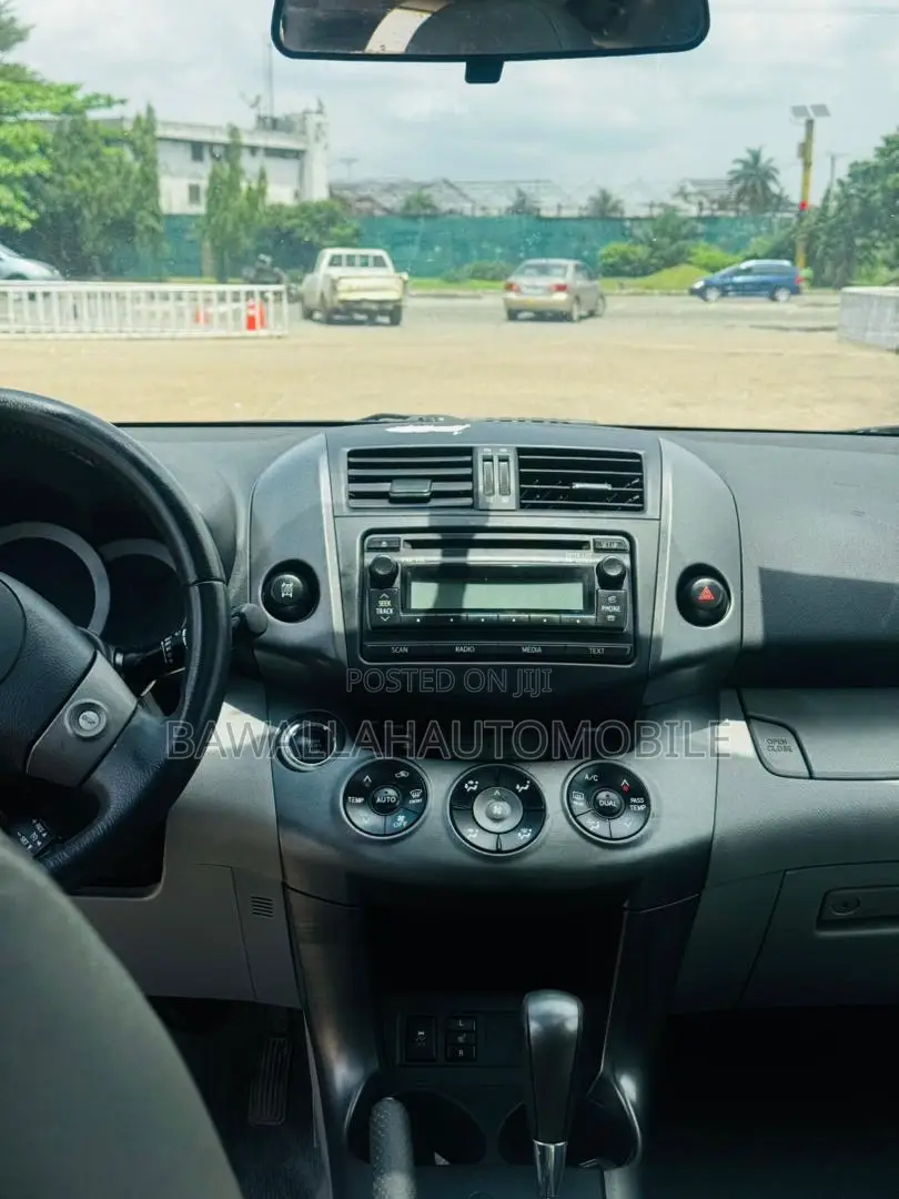 Toyota RAV4 2.5 Limited 4x4 2012 White