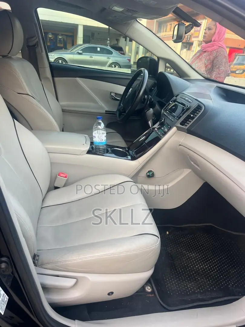 Toyota Venza V6 2011 Gray